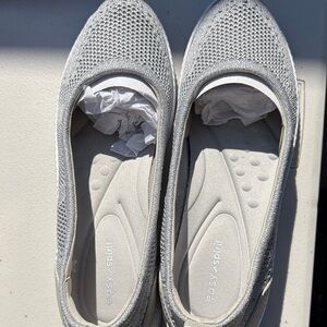 Easy Spirit Women's Light Gray Mesh Flats